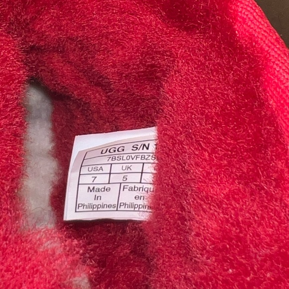 red ultra mini uggs - Picture 4 of 4
